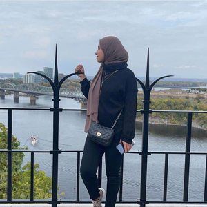 Meet your Posher, Kaouther